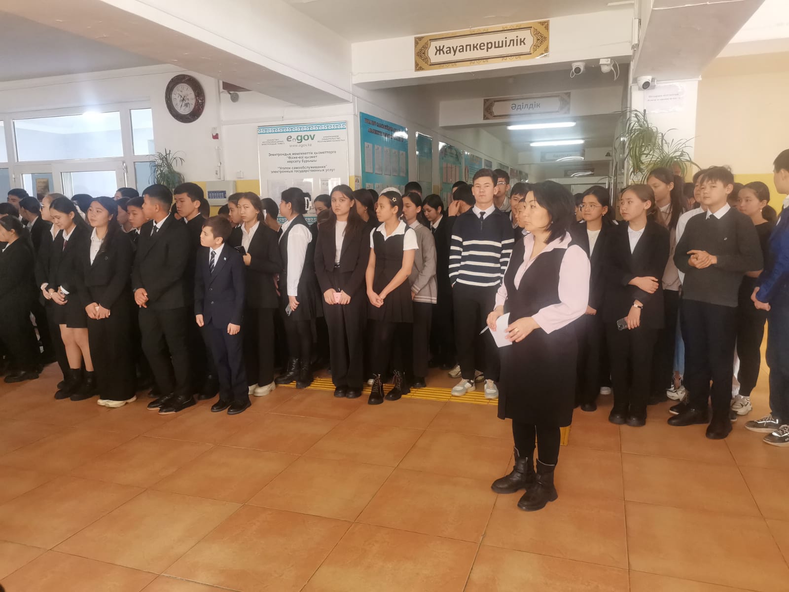 Лездемеде оқушыларға түсіндірме, ақпараттандыру жұмысы